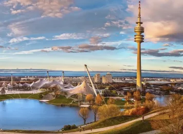 Cestování a turistika v Olympiaparku Mnichov: Zažijte sportovní historii a zábavu