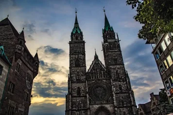 Objevte Klenot Norimberku: Lorenzkirche, Kostel sv. Vavřince