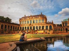 Moderní hotel v Drážďanech přímo na břehu řeky Labe