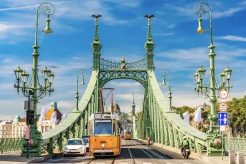 Széchenyiho řetězový most: most, který spojil Budapešť dřív, než vůbec existovala