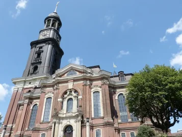 Kostel sv. Michaela v Hamburgu: Fascinující historie a výjimečná krása