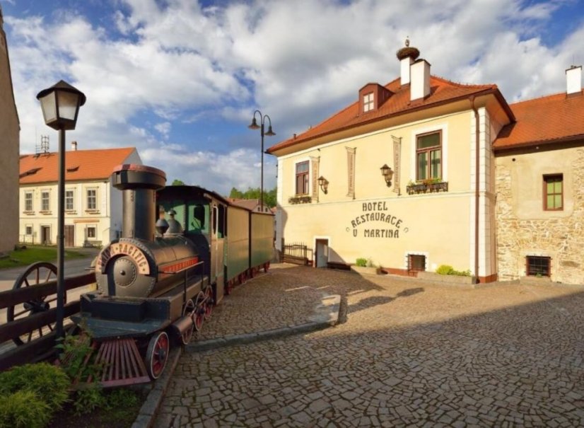 Pohádkový pobyt v Hotelu U Martina s výhledem na hrad Rožmberk