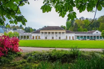 Zámecký hotel u Vídně: Kompletní průvodce historií, zajímavostmi a tipy na wellness pobyt