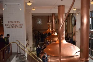 Objevte Kouzlo Heineken Experience v Amsterdamu