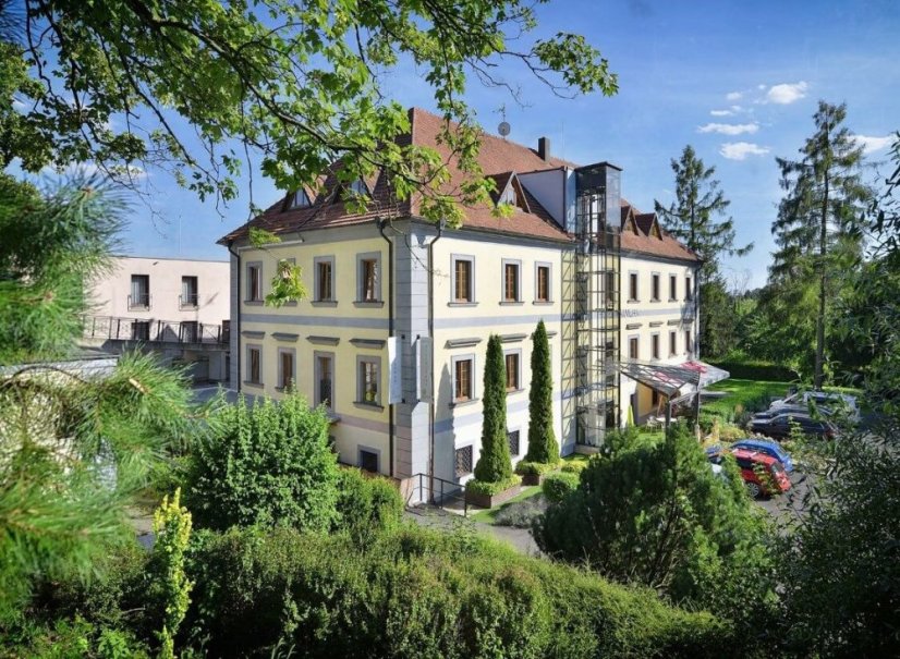 Zámek Loučeň je romantickou barokní památkou s původními interiéry