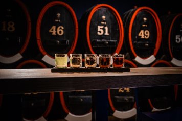 Zážitek pro všechny smysly: Prohlídka a degustace v Becherovka Museum v Karlových Varech