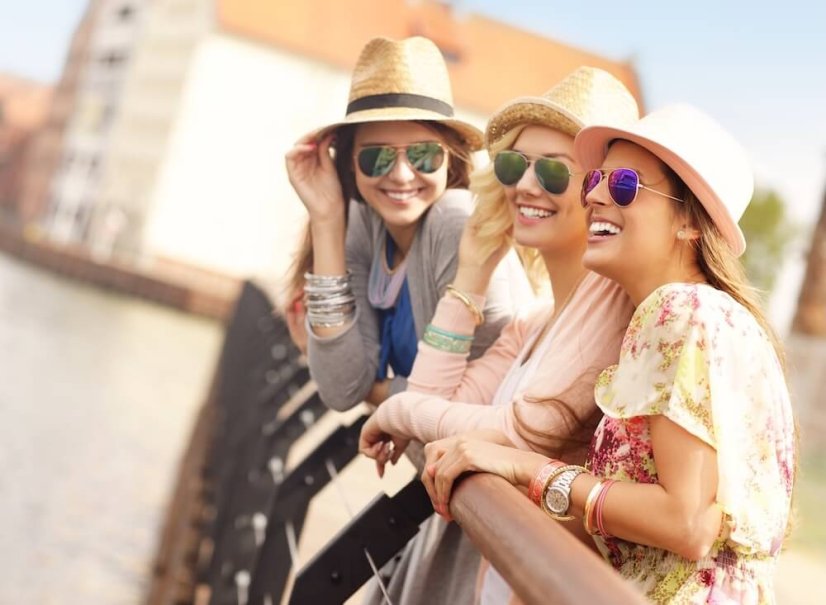 Výhled na řeku Labe a panorama Drážďan z hotelového pokoje