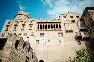 Hrad Buonconsiglio v Trentu: Klenot historické architektury v srdci Trentina