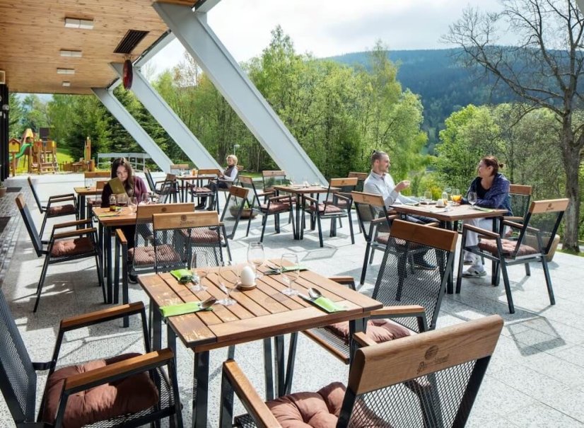 Luxusní Pinia Hotel & Resort s nádherným výhledem na Krkonošský národní park
