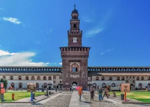 Hrad Sforzesco v Miláně: Kompletní Průvodce