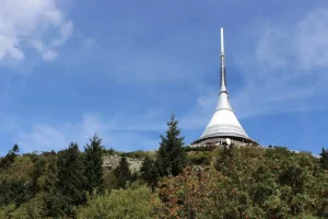 Navštěvte Ještěd: Průvodce Tipů a Zajímavostí
