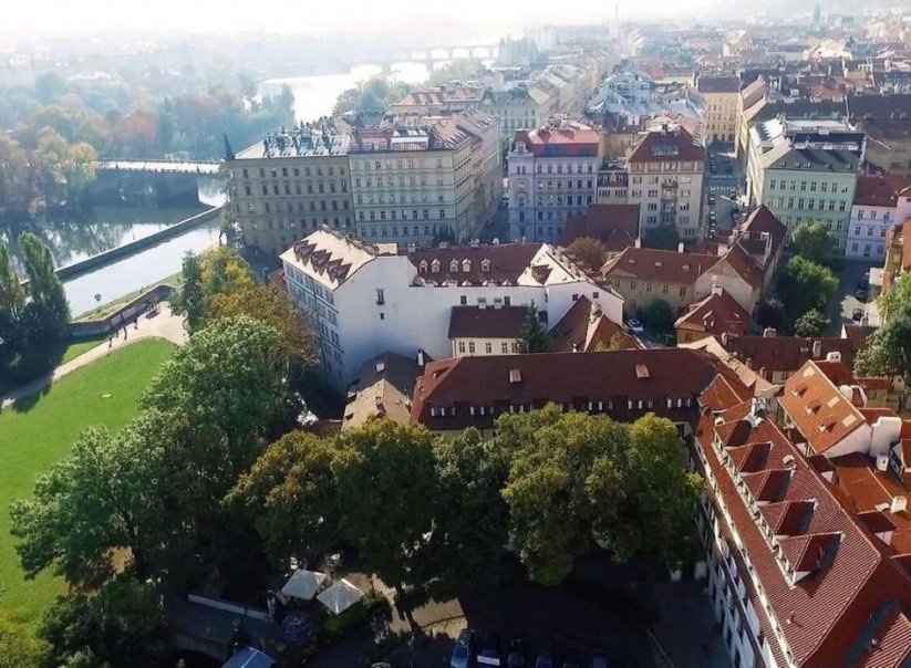 Pytloun Stará Zbrojnice Hotel Prague se nachází v kouzelném prostředí pražského ostrova Kampa