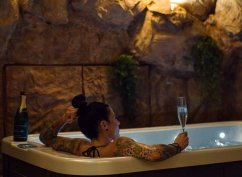 Luxusní wellness v Plzni pro 2 s polopenzí & privátním SPA