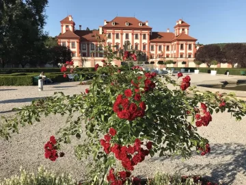 Tajemství a zajímavosti Trojského zámku v Praze: 5 tipů, které si nesmíte nechat ujít