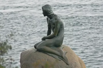 Malá mořská víla v Kodani: Tajemství, zajímavosti a tipy pro turisty