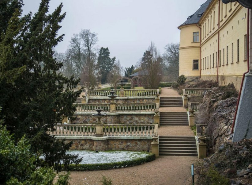 Romantický Chateau Zbiroh na půli cesty mezi Prahou a Plzní 