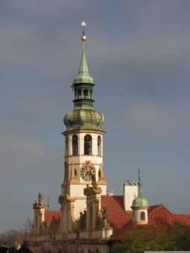 Loreta v Praze: Skrytý skvost a tipy na levné ubytování