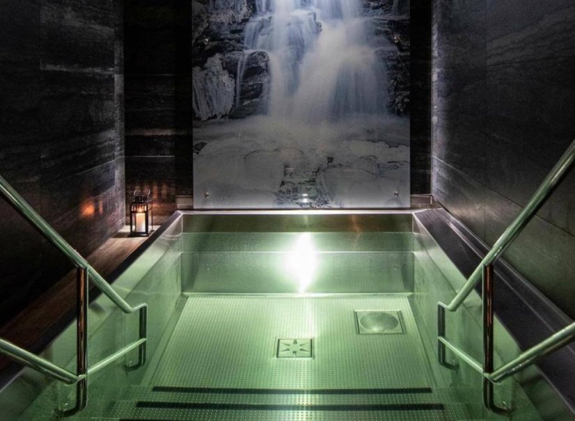 Astoria Wellness Hotel v centru Jáchymova