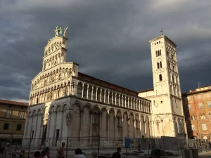 Lucca a její okolí: Průvodce skrytými poklady Toskánska