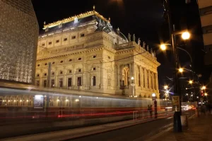 5 Důvodů, Proč Navštívit Národní Divadlo v Praze 5 Důvodů, Proč Navštívit Národní Divadlo v Praze