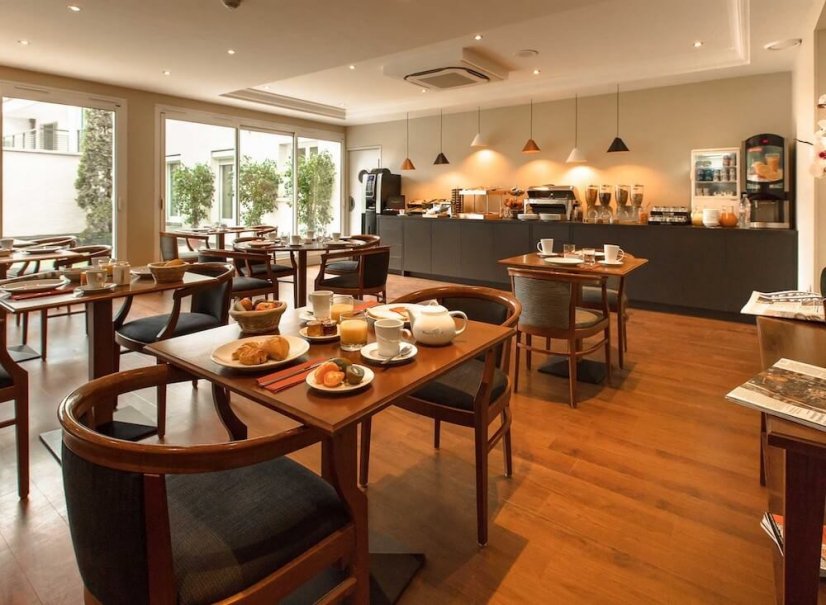 Luxusní Hotel: Snadný přístup Paříž & Versailles