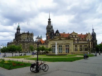 Prozkoumejte Katedrálu Hofkirche v Dráždanech