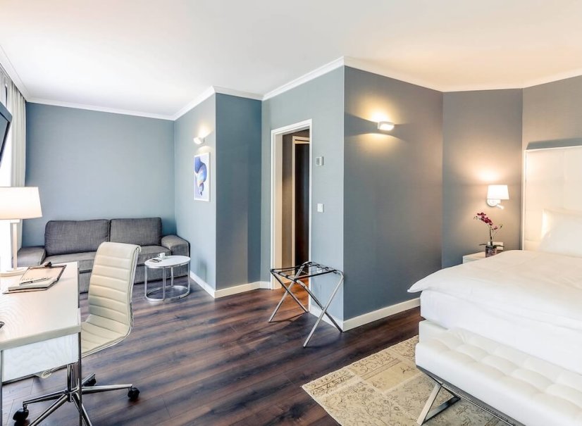 Romantický pokoj pro dva v hotelu Mercure Raphael Vídeň – dvojlůžko a moderní interiér