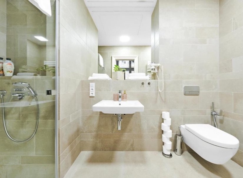 Snídaně v apartmánu Pytloun Bristol Residence Praha – piknikový koš na pokoji