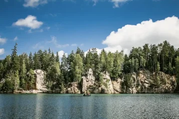 Adršpašské skály: Zajímavosti, tipy a výlety s dětmi