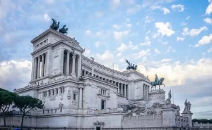 Poznejte Krásy Pamatníku Viktora Emanuela II v Římě