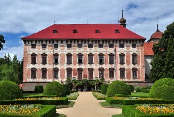 Zámek Libochovice – barokní skvost Českého středohoří. Vše o historii