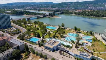 Lázně Dagály v Budapešti: Vaše Brána k Nezapomenutelnému Zážitku