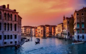 Kanály a gondoly v Benátkách: Co všechno vidět a zažít v romantickém srdci Itálie