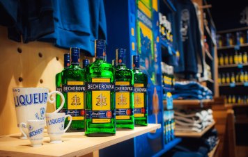 Zážitek pro všechny smysly: Prohlídka a degustace v Becherovka Museum v Karlových Varech