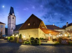 Pohádkový pobyt v Hotelu U Martina s výhledem na hrad Rožmberk