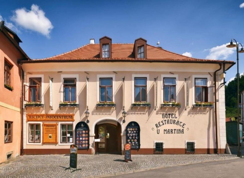 Pohádkový pobyt v Hotelu U Martina s výhledem na hrad Rožmberk