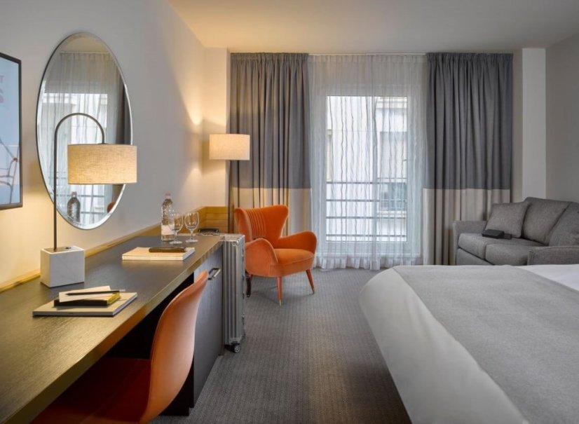 K+K Hotel Fenix se nachází v malebných uličkách historického centra Prahy