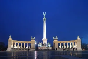 Objevte krásu Náměstí Hrdinů v Budapešti Objevte krásu Náměstí Hrdinů v Budapešti