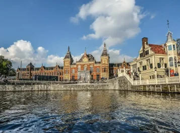 Amsterdam Centraal Station: brána do města na třech ostrovech
