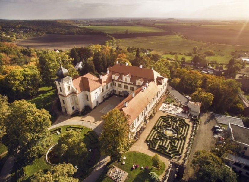 Zámek Loučeň je romantickou barokní památkou s původními interiéry