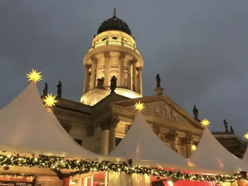 Berlín: Gendarmenmarkt, turistické tipy a zajímavosti