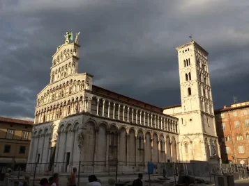 Lucca a její okolí: Průvodce skrytými poklady Toskánska