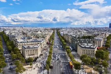 Navštivte Champs-Élysées: Zářivý Drahokam Paříže