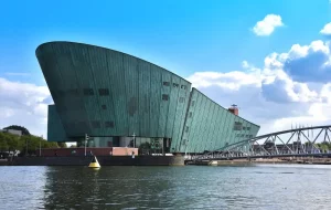 Objevte Klenot Amsterdamu: NEMO Science Museum