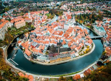 Český Krumlov: Kouzelné město v srdci Jižních Čech plné historie a krásných památek