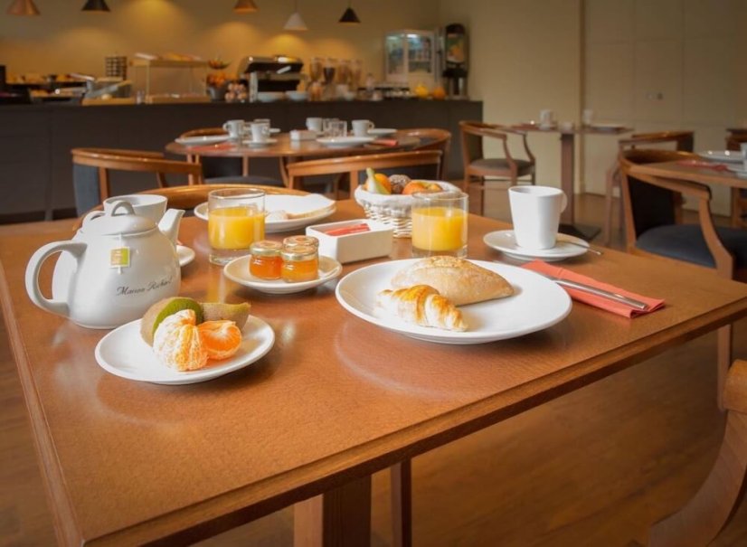 Luxusní Hotel: Snadný přístup Paříž & Versailles