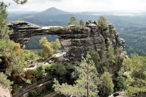 Cestování a turistika v Hřensku: Soutěsky a Pravčická brána