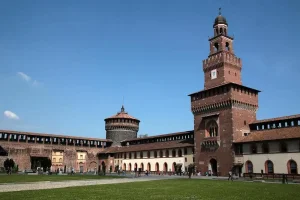 Objevte kouzlo Sforzeského Hradu a jeho okolí: Nezapomenutelný výlet do Milána