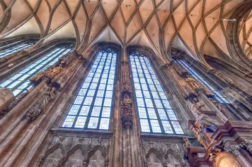Stephansdom: Perla Vídně a Váš Průvodce Nezapomenutelnou Návštěvou
