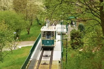 Navštivte Lanovku na Petřín v Praze